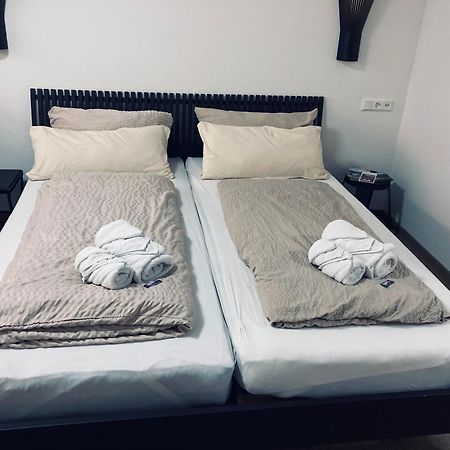 Free Apartment - Ermstal バート・ウーラッハ エクステリア 写真