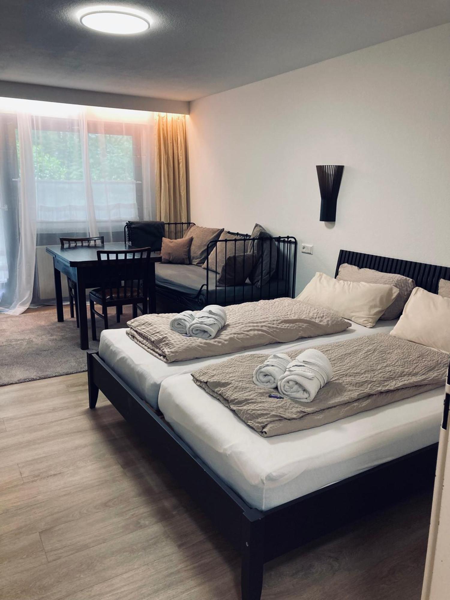 Free Apartment - Ermstal バート・ウーラッハ エクステリア 写真