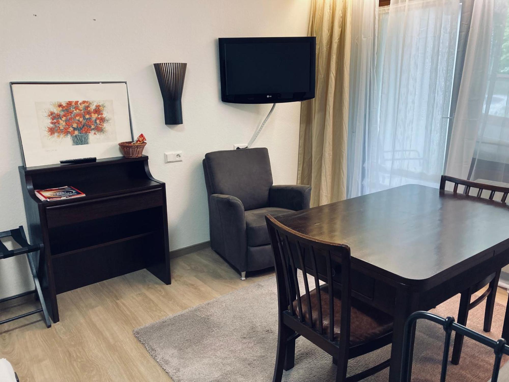 Free Apartment - Ermstal バート・ウーラッハ エクステリア 写真